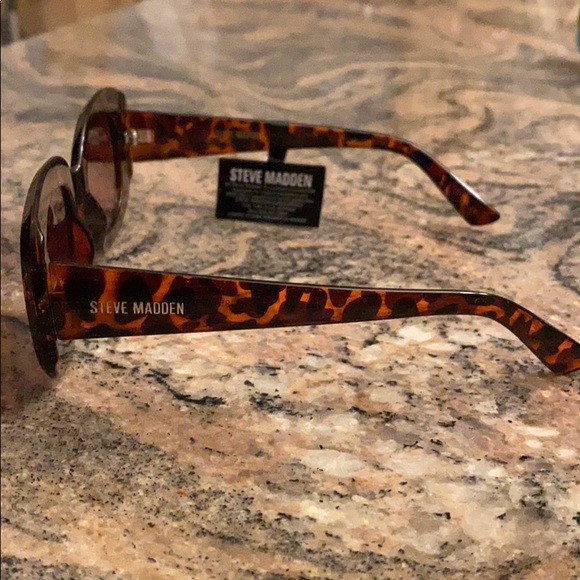 Steve Madden sunglasses - Picture 1 of 4